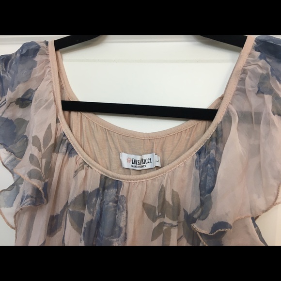 “HOST PICK” Silk Floral Top - Picture 2 of 4